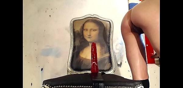  Even Mona Lisa get a first class view